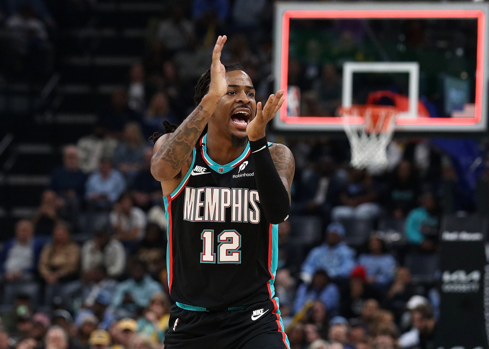 步行者vs灰熊首发：莫兰特大战西亚卡姆，怀斯曼担任首发五号位