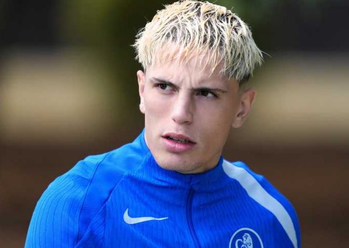 英媒：教练组对加纳乔主动加练很认可，适应切尔西体系需时间